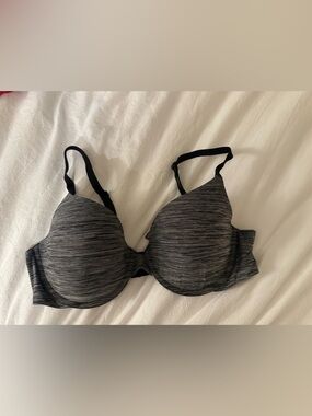Victoria’s Secret bra 36C
